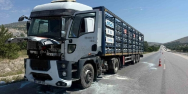 afyonkarahisarda-aygaz-marka-tup-yuklu-tirin-motorunda-yangin-8tXpCx8Z.jpg
