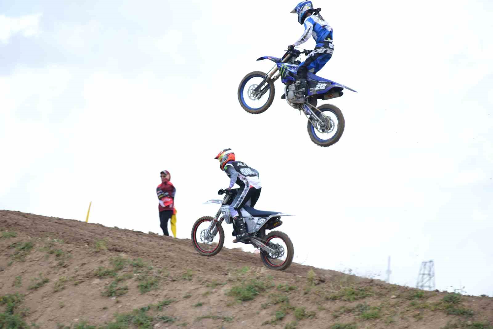 afyonkarahisarda motokros sampiyonalari heyecani 0 2PQzaEXw