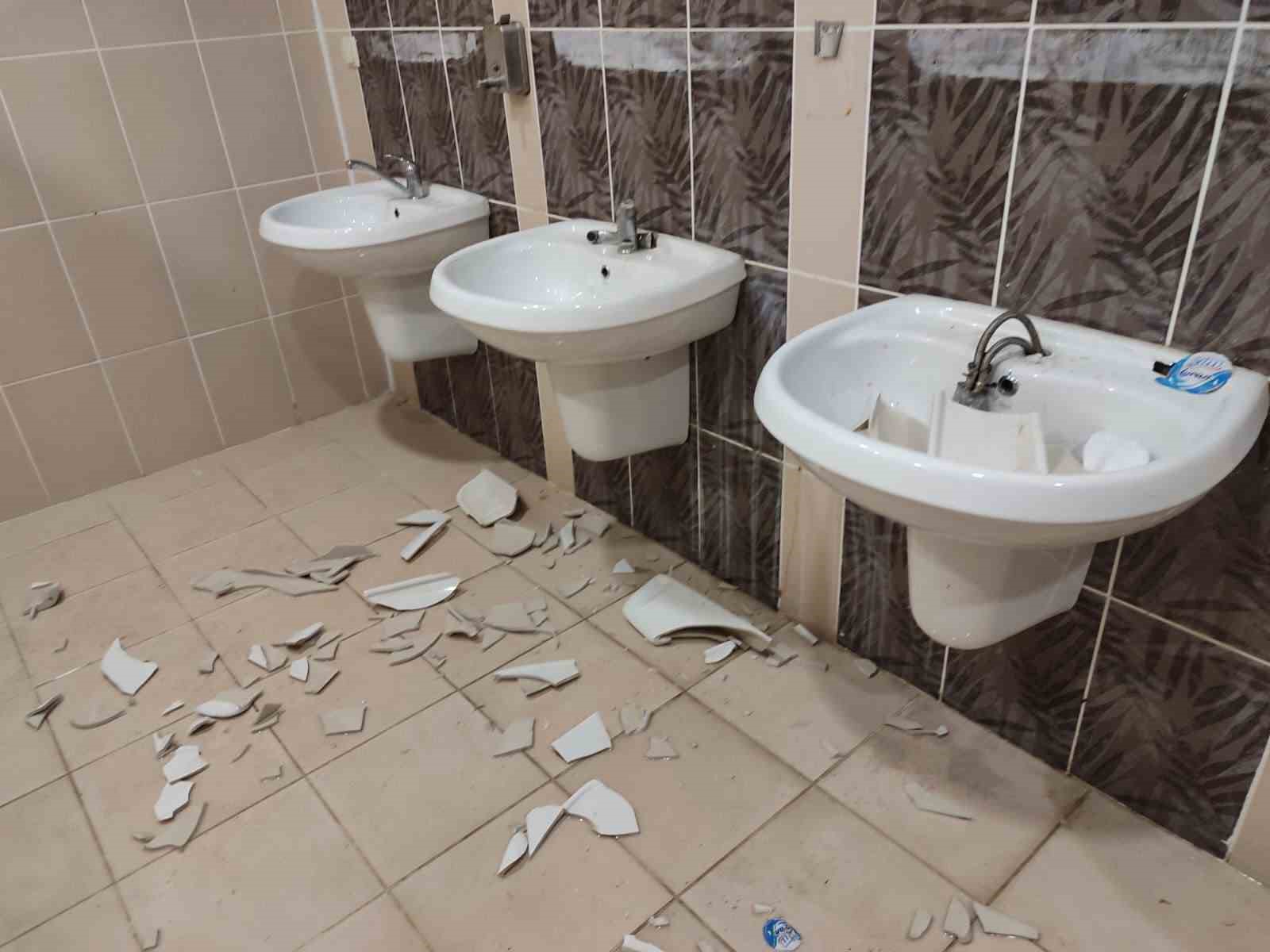 afyonkarahisarda olayli mac binlerce koltugu sokup sahaya attilar 1 Gamz3Scq