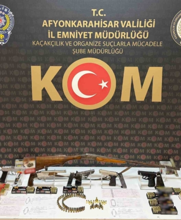afyonkarahisarda-tefeci-operasyonu-5-gozalti-Q4pN2XBH.jpg