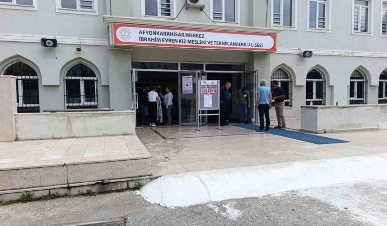 afyonkarahisarda-yks-maratonu-basladi-Dg4EYELi.jpg