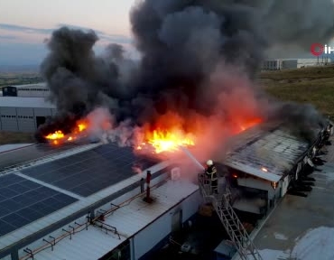 afyonkarahisardaki-fabrika-yangini-5-saatin-sonunda-sonduruldu-dsjOUSAL.jpg