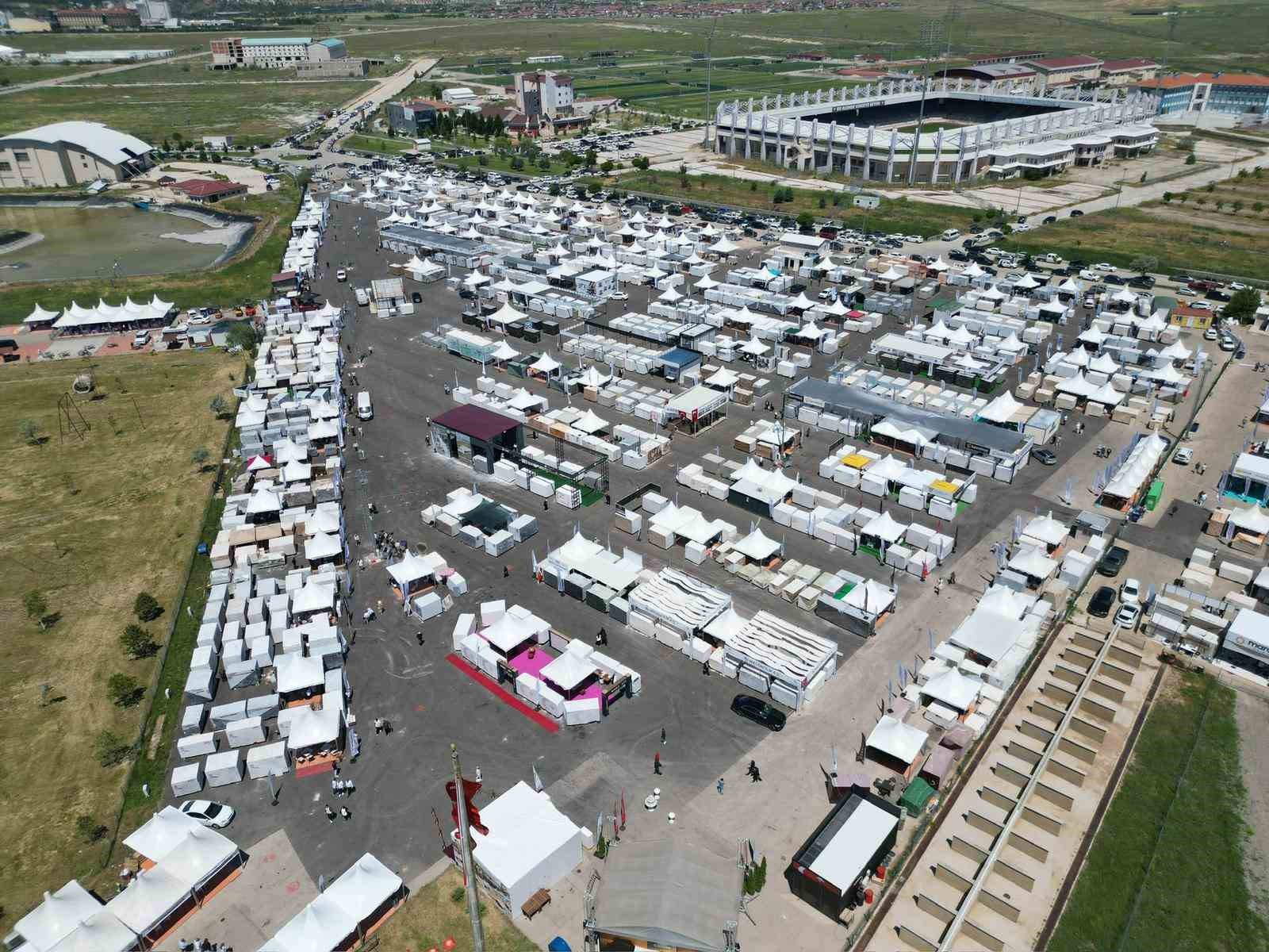 afyonkarahisarli emektarlar mermeri katma degeri yuksek urunlere donusturuyor 6 FcmqkeX5