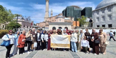 afyonkarahisarli-gencler-istanbulun-tarihi-mekanlarini-ziyaret-etti-6MTeIH7E.jpg