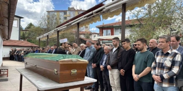 agabeyi-tarafindan-oldurulen-vatandas-topraga-verildi-xLLN97wx.jpg