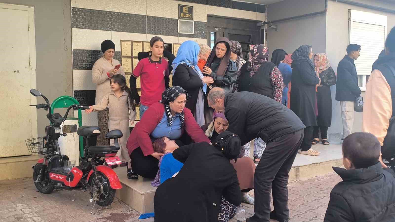 agabeyini silahla vurarak oldurdu diger agabeyinin esini de yaraladi 9 XW1ESSi8