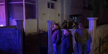 agabeyini-ve-babasini-olduren-15-yasindaki-zanli-tutuklandi-rYZv7Rat.jpg