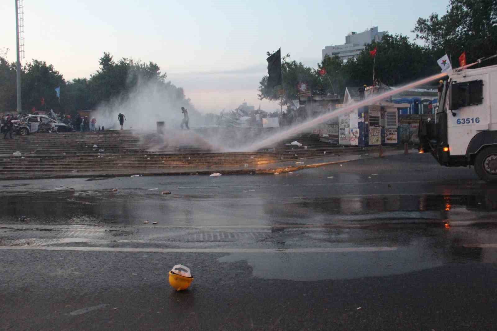 agac dediler turkiyeyi milyarlarca dolar zarara ugrattilar gezi kalkismasinin uzerinden 13 yil gecti 1 FVR69czi