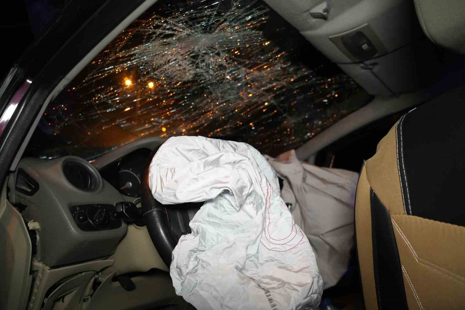agaca carpan otomobil hurdaya dondu 3 yarali 4 IReksrPL