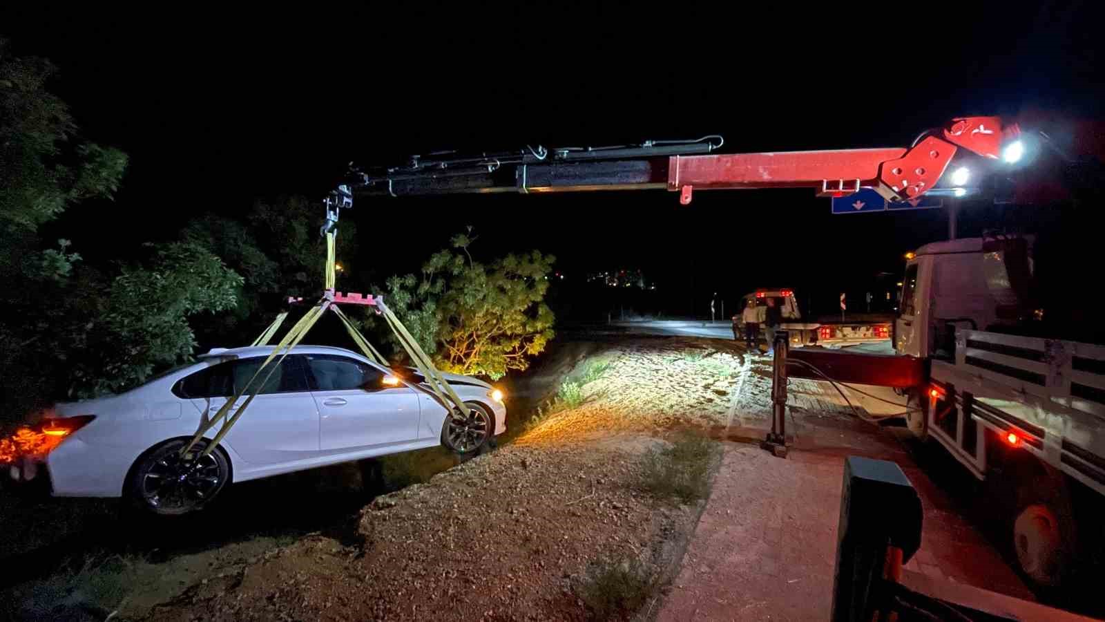 agaclik alana ucan otomobilin acil cagri sistemi ekipleri harekete gecirdi 0