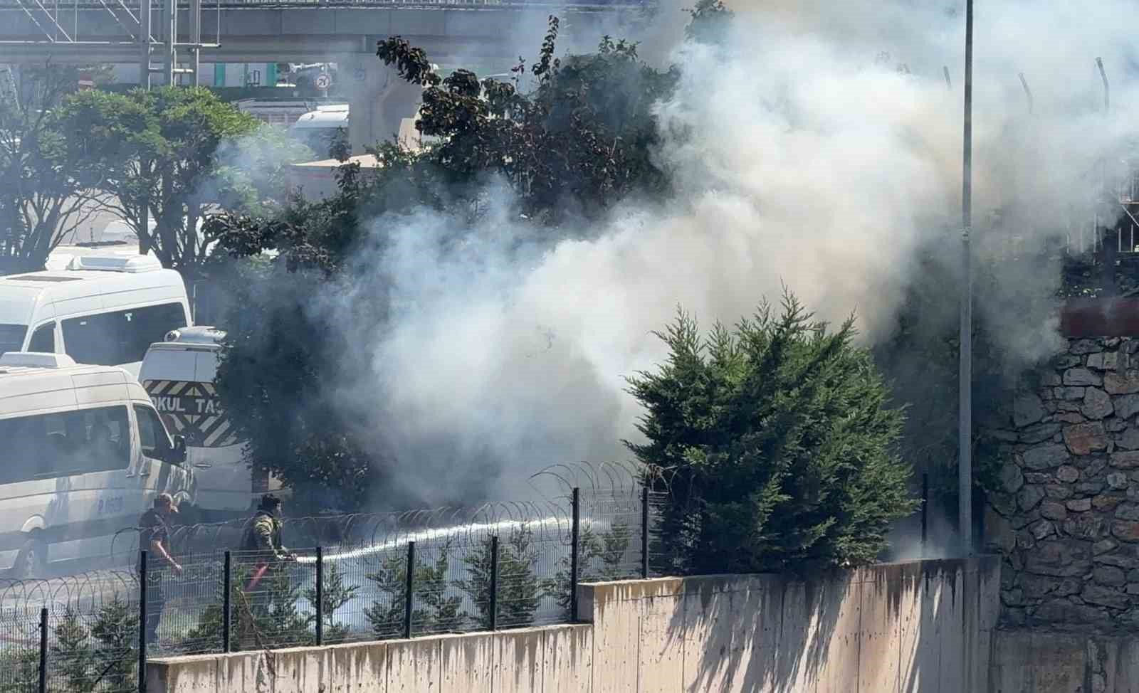 Ağaçlık alanda çıkan yangın büyümeden söndürüldü 4 agaclik alanda cikan yangin buyumeden sonduruldu 0 sAkp79sG