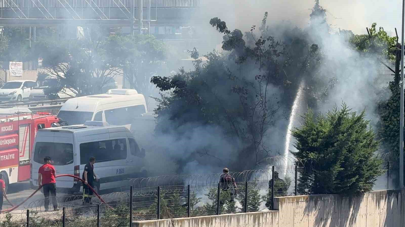 Ağaçlık alanda çıkan yangın büyümeden söndürüldü 5 agaclik alanda cikan yangin buyumeden sonduruldu 1 YuLJPSVW
