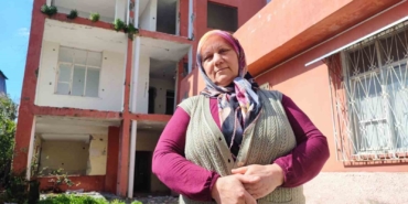 agir-hasarli-bina-yikilmadi-10-kisilik-aile-olum-korkusuyla-yasiyor-X8gk73Em.jpg