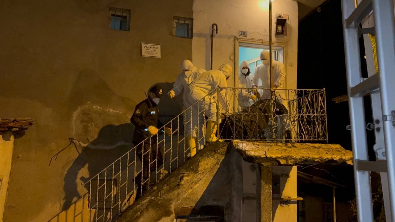 agir koku aci gercegi ortaya cikardi 73 yasindaki adam evinde olu bulundu 1 rTIDEqSc