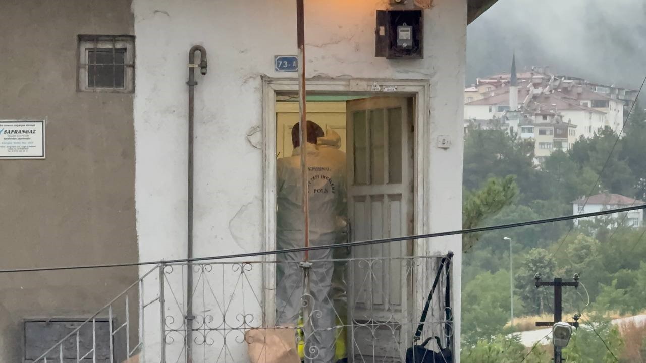 agir koku aci gercegi ortaya cikardi 73 yasindaki adam evinde olu bulundu 3 bGWSCPBV