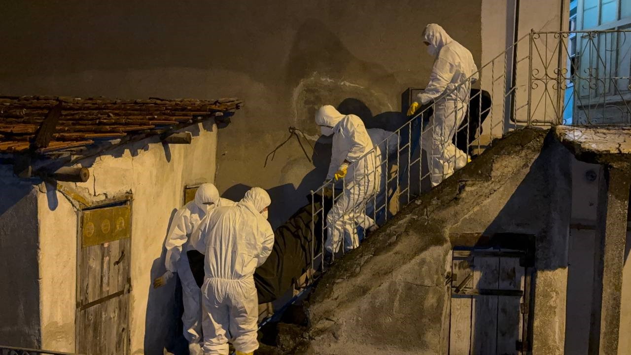 agir koku aci gercegi ortaya cikardi 73 yasindaki adam evinde olu bulundu 4 uJvMOJVX