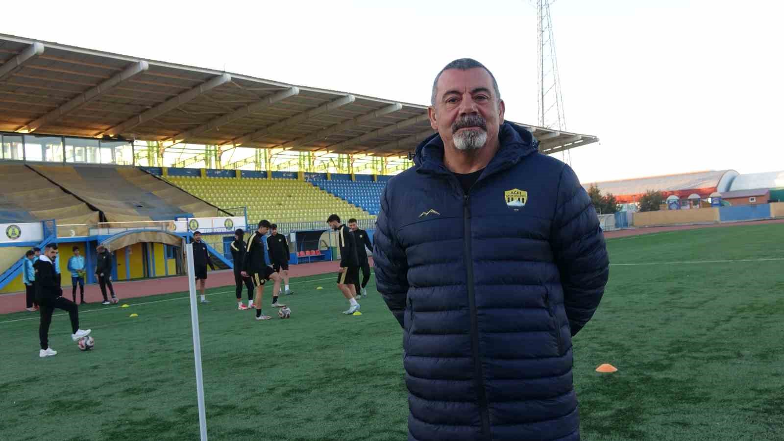 Ağrı 1970 Spor’da büyük kriz: 17 futbolcuya ceza, kadro 7 oyuncuya düştü 6 agri 1970 sporda buyuk kriz 17 futbolcuya ceza kadro 7 oyuncuya dustu 2 YvUG7Dcn