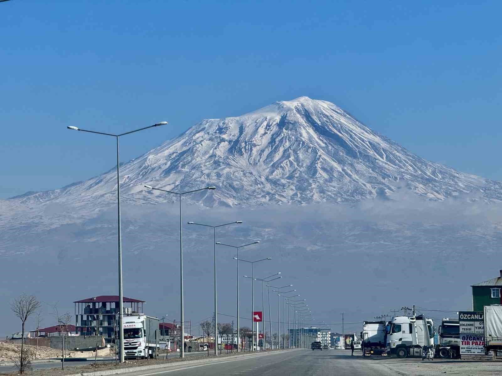 agri dagi ihtisamiyla goz kamastiriyor 0 eq9Hm4us