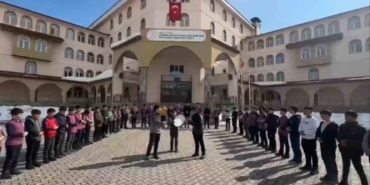 agri-patnosta-k-bede-hacilar-ilahisi-okul-bahcesinde-hep-bir-agizdan-soylendi-5kGpdTC1.jpg