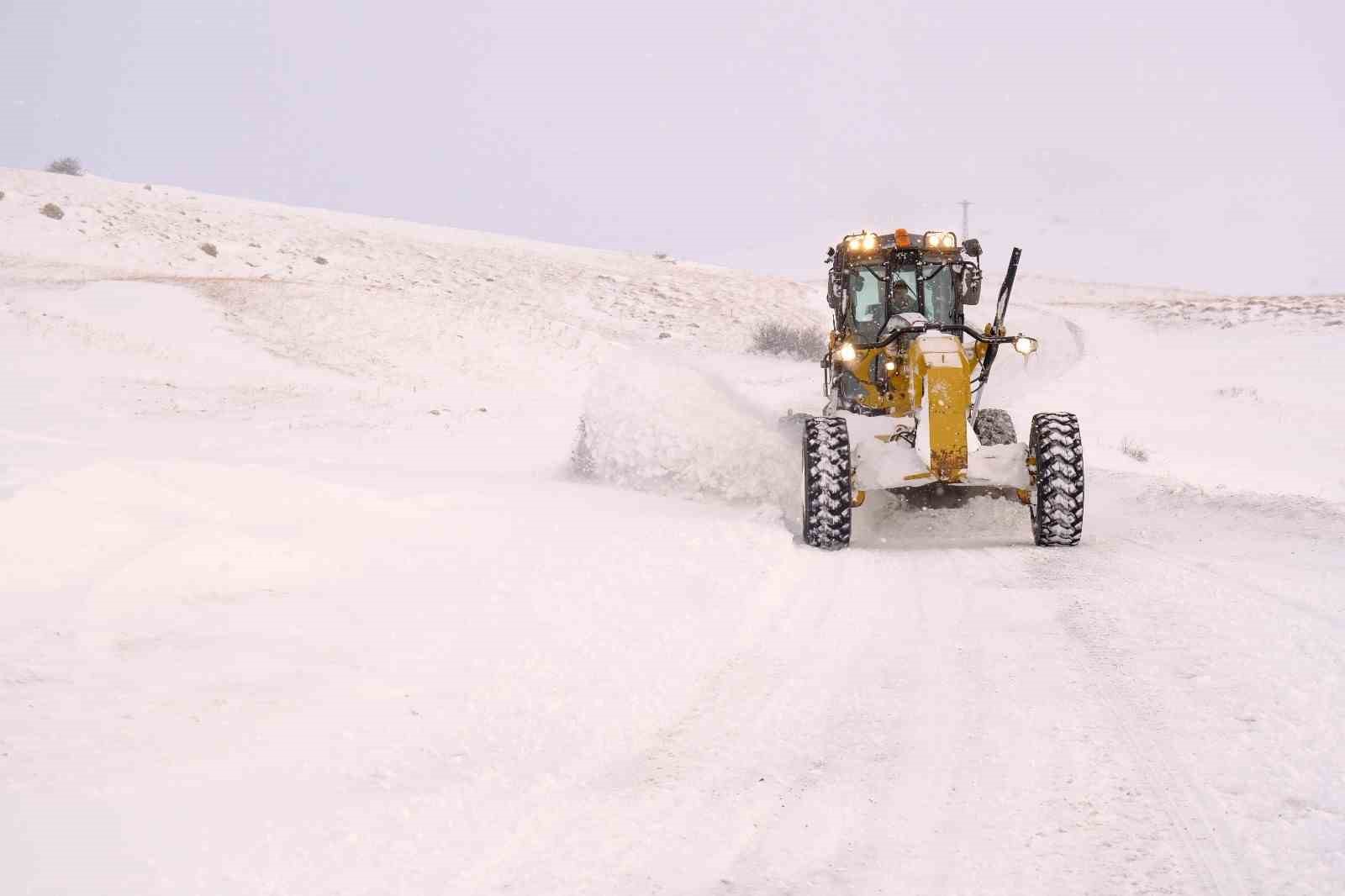 agrida 110 koy yolu ulasima kapandi 1 F8caqyvJ