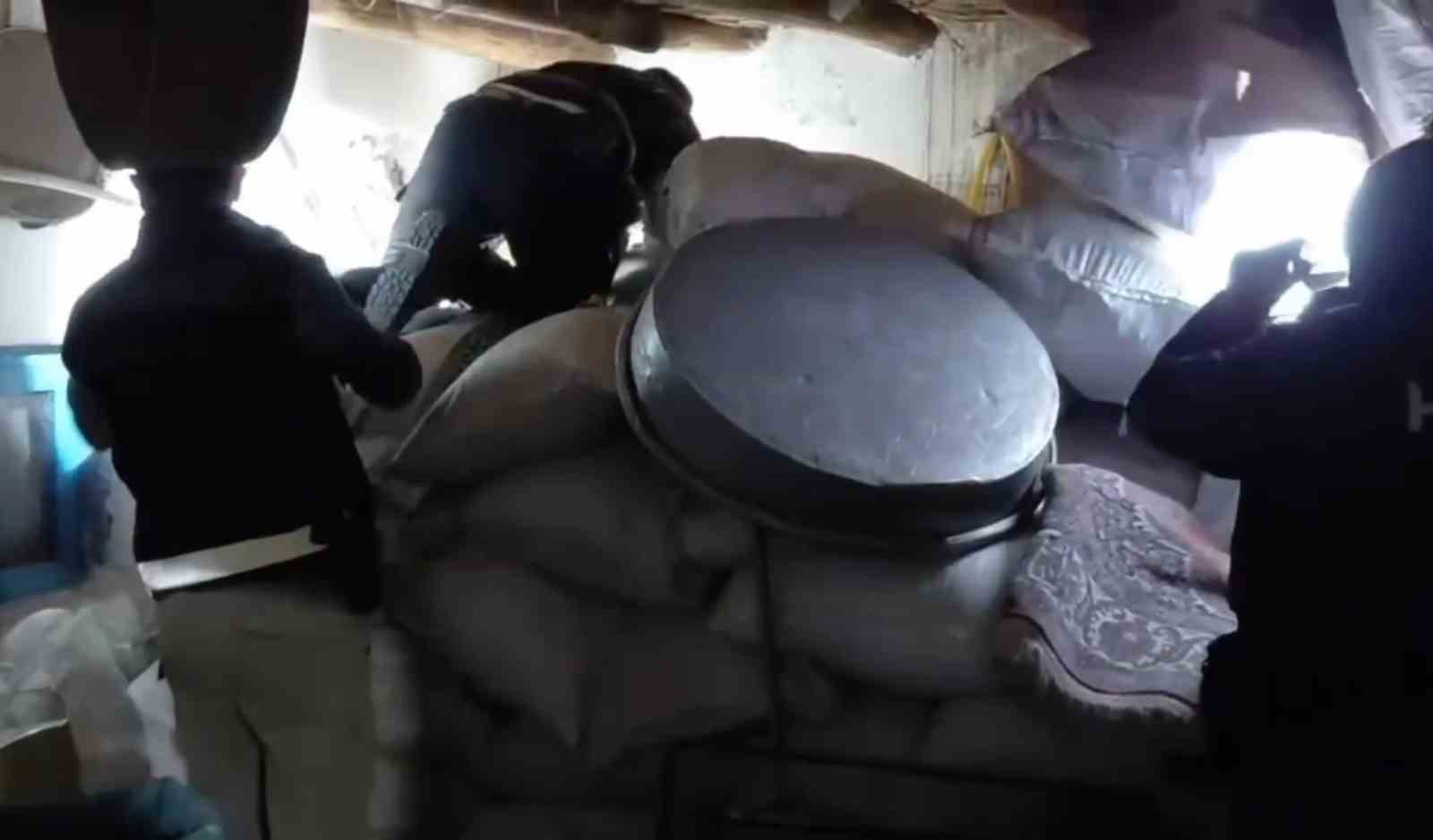 agrida 29 kilo uyusturucu ele gecirildi 8 LLgifDls
