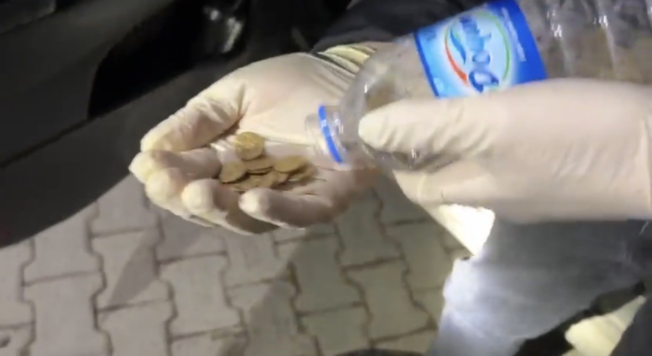 agrida 5 bin litre kacak akaryakit ve 499 sikke ele gecirildi 1 3jnKbnF4