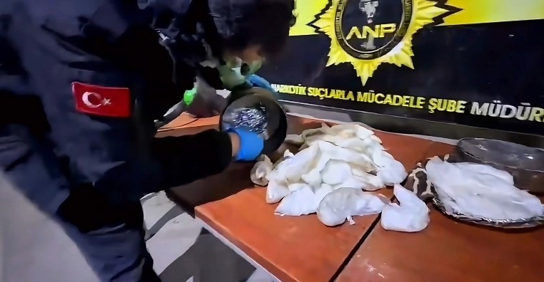 agrida 83 kilo metamfetamin ele gecirildi 13 TEW95fOZ
