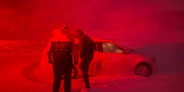 agrida-afad-ekipleri-mahsur-kalan-vatandaslara-ulasti-EcYRtKAz.jpg