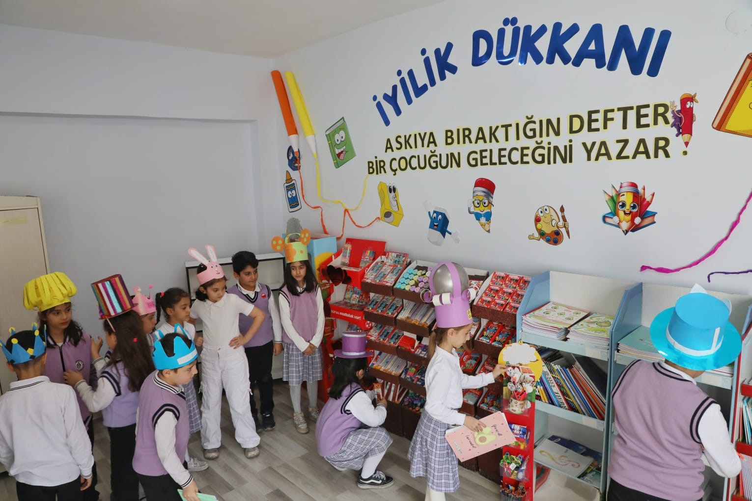 agrida askida kirtasiye projesiyle ogrenciler iyiligi paylasiyor 0 LFmLBaPn
