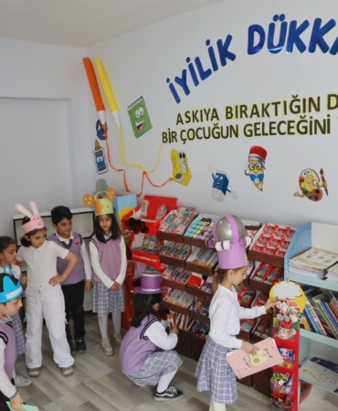 agrida-askida-kirtasiye-projesiyle-ogrenciler-iyiligi-paylasiyor-C2FVmvjK.jpg