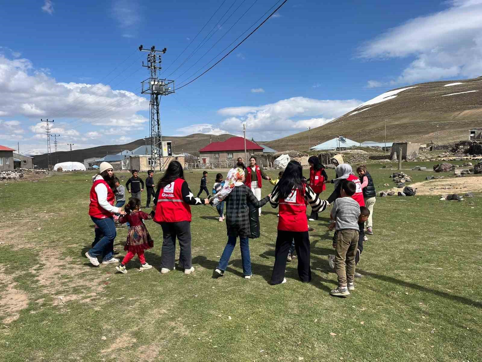 agrida deprem sonrasi kizilay sahada 1 y1wvdjB8