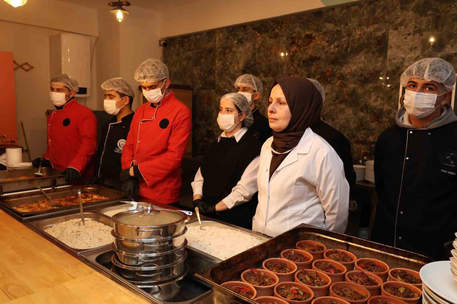 agrida geri donusumle hayat bulan restoran iftar sofrasiyla suslendi 1 eiGzuLqp