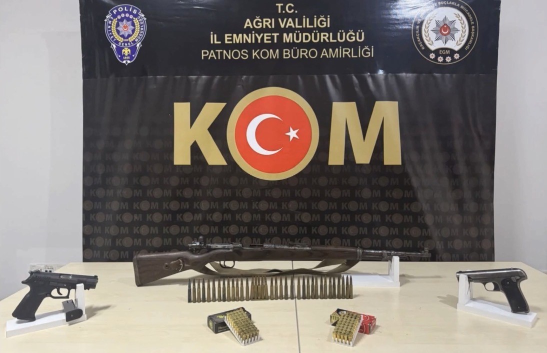 Ağrı’da kaçak sigara ve akaryakıt ele geçirildi 4 agrida kacak sigara ve akaryakit ele gecirildi 0 1uD8QtzI