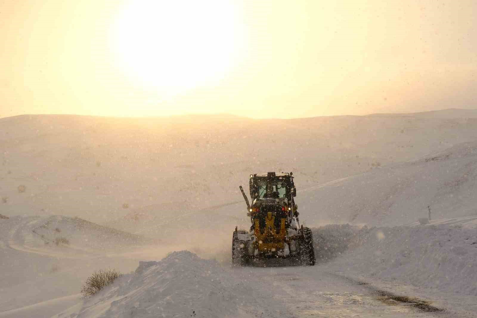 agrida kapali koy yollari ulasima aciliyor 0 DtJEX8hE