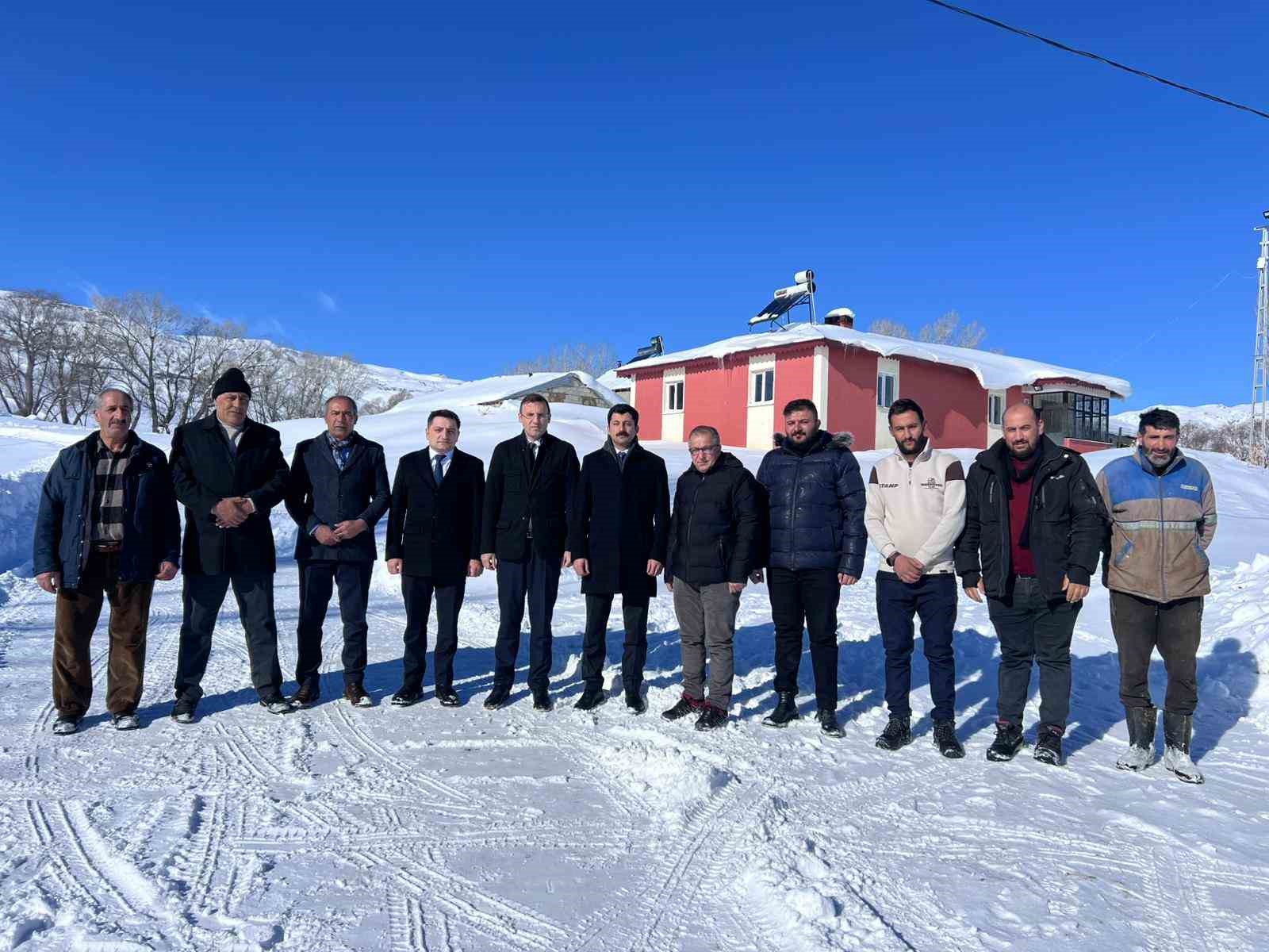 agrida kapali koy yollari ulasima aciliyor 11 LSEgDRpa