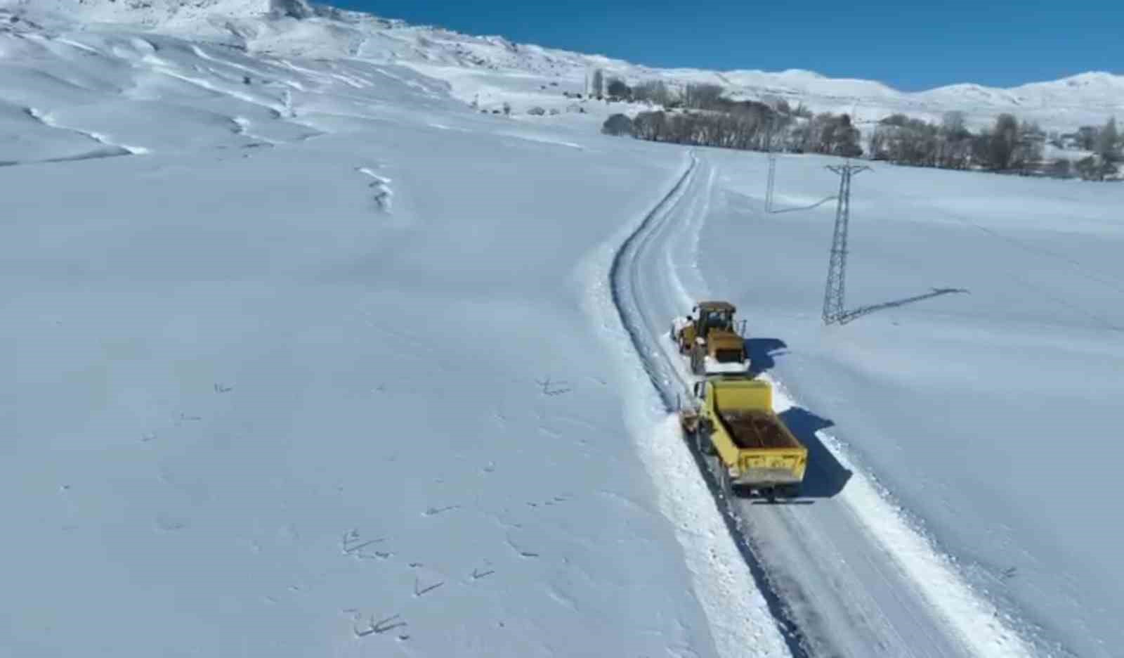 agrida kapali koy yollari ulasima aciliyor 7 kCkteKiE