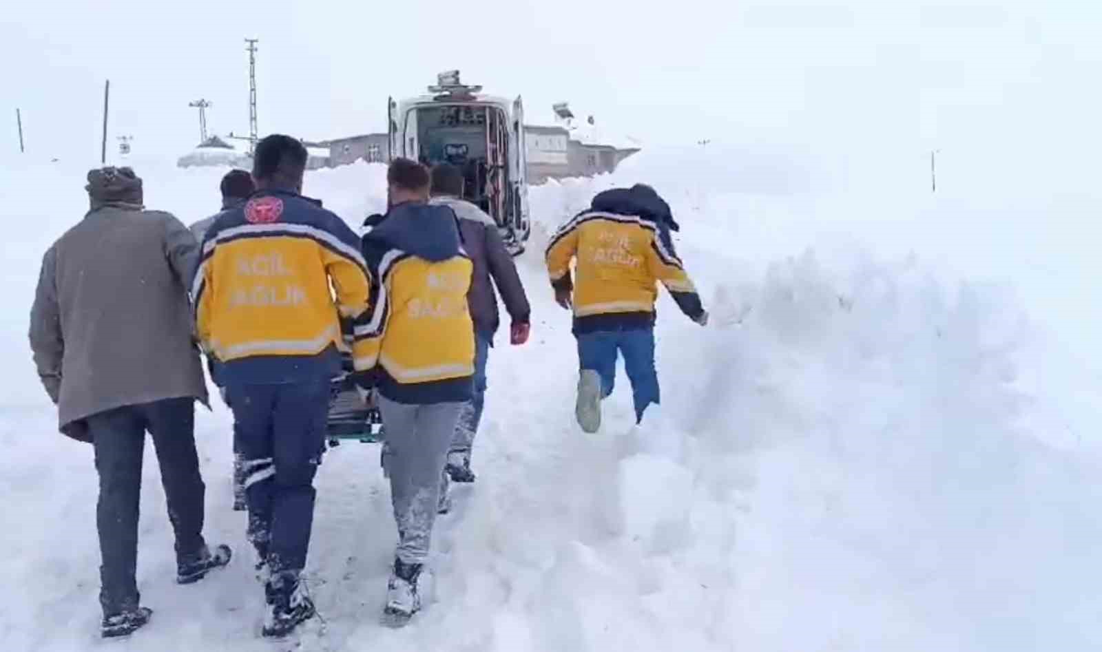 agrida karla kapanan koyde 4 saatlik mucadele hastaya hayat yolu acti 0 cVwSVwQN