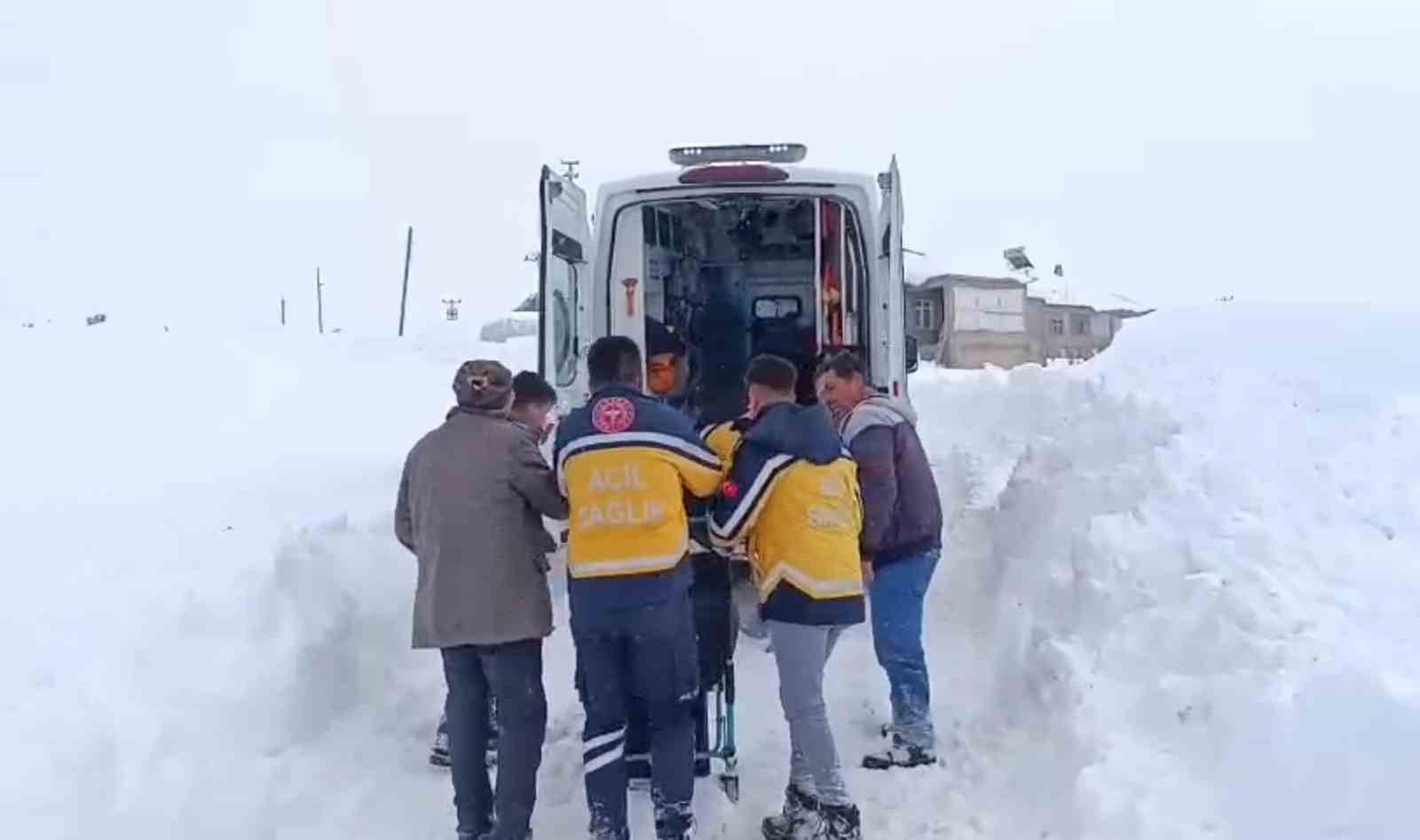 agrida karla kapanan koyde 4 saatlik mucadele hastaya hayat yolu acti 1 KnNkKjpW
