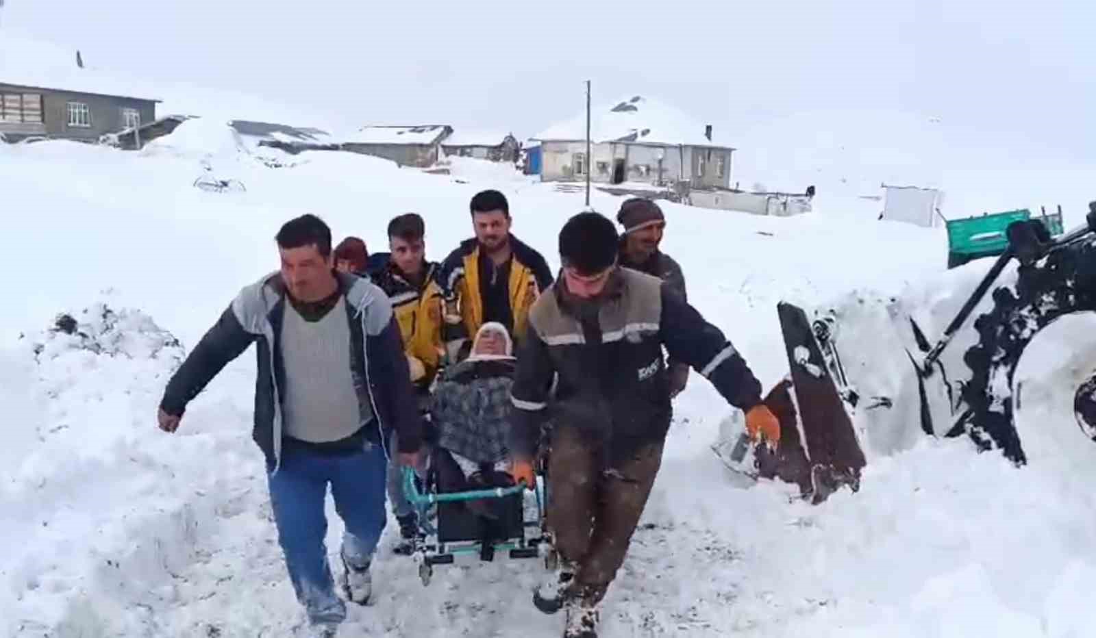 agrida karla kapanan koyde 4 saatlik mucadele hastaya hayat yolu acti 2 EPZWuuC1