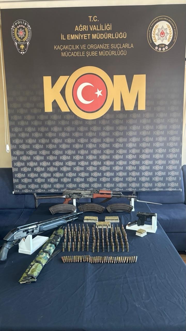 agrida kom subeden nokta operasyon uzun namlulu silahlar ele gecirildi 1