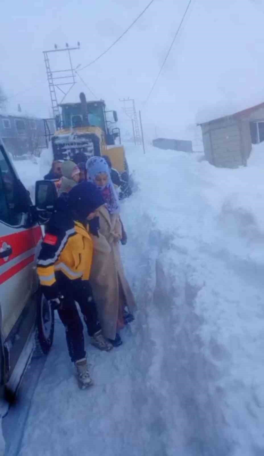 agrida koylerde rahatsizlanan hastalar icin ekipler seferber oldu 5 N2bPd2O1