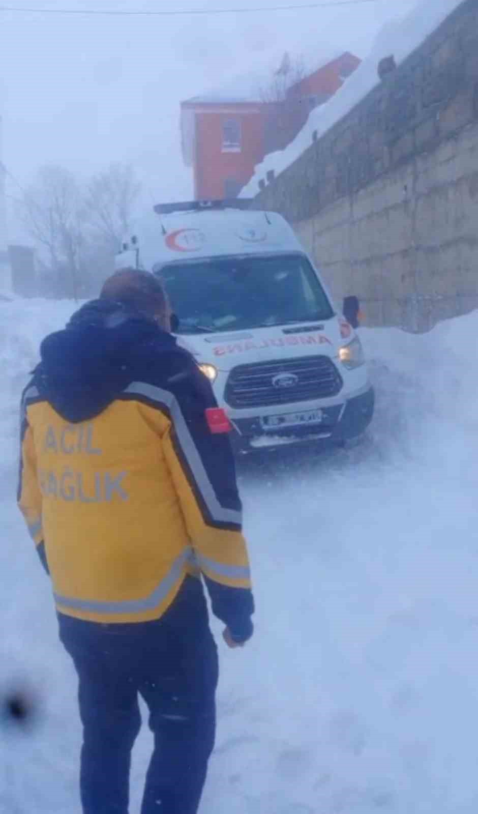 agrida koylerde rahatsizlanan hastalar icin ekipler seferber oldu 7