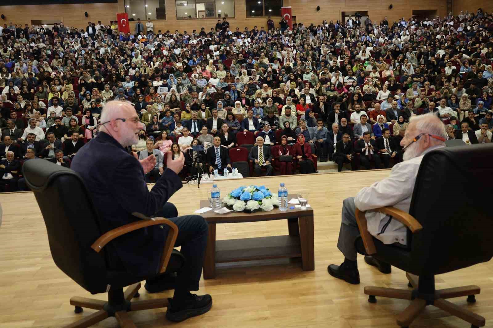 agrida prof dr okten ve prof dr sayarin soylesisine yogun ilgi 1 LG1v5NHk