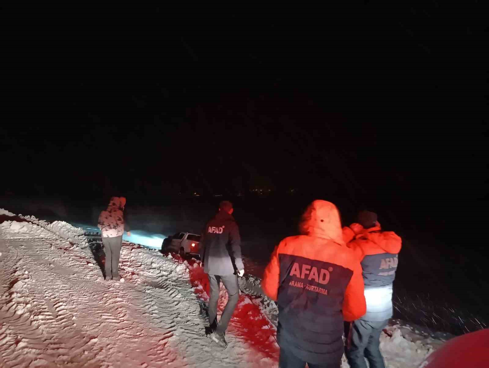 agrida tipi nedeniyle sarampole kayan aractaki 2si cocuk 4 kisi kurtarildi 0