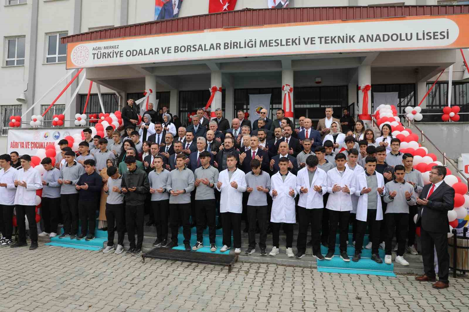 Ağrı’da TOBB Mesleki ve Teknik Anadolu Lisesi açıldı 4 agrida tobb mesleki ve teknik anadolu lisesi acildi 0 4sGOQT2G