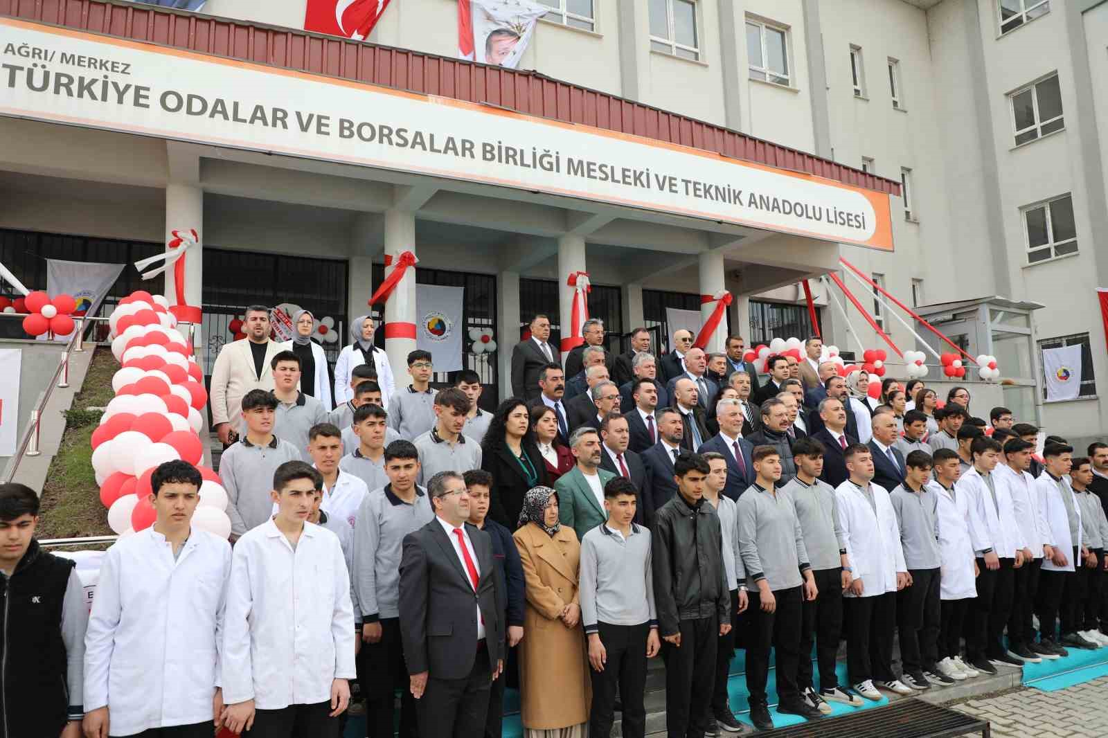 Ağrı’da TOBB Mesleki ve Teknik Anadolu Lisesi açıldı 7 agrida tobb mesleki ve teknik anadolu lisesi acildi 3
