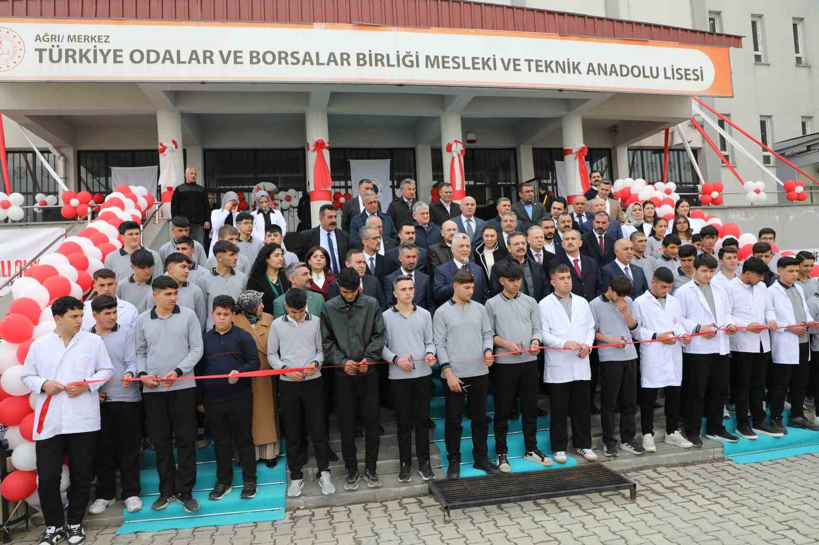 Ağrı’da TOBB Mesleki ve Teknik Anadolu Lisesi açıldı 10 agrida tobb mesleki ve teknik anadolu lisesi acildi 6 uYpjYbWI