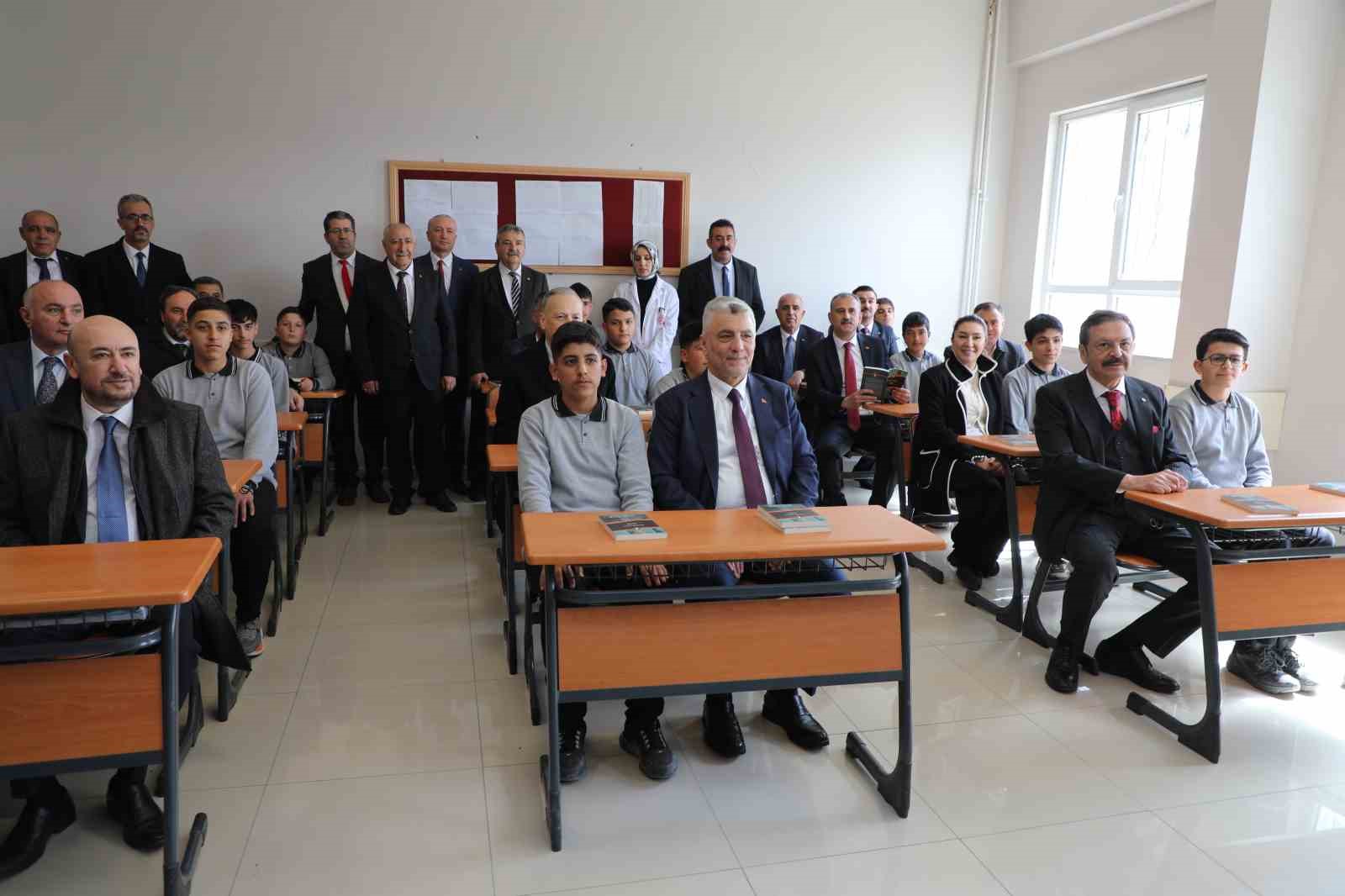 Ağrı’da TOBB Mesleki ve Teknik Anadolu Lisesi açıldı 12 agrida tobb mesleki ve teknik anadolu lisesi acildi 8 is7TDvMl
