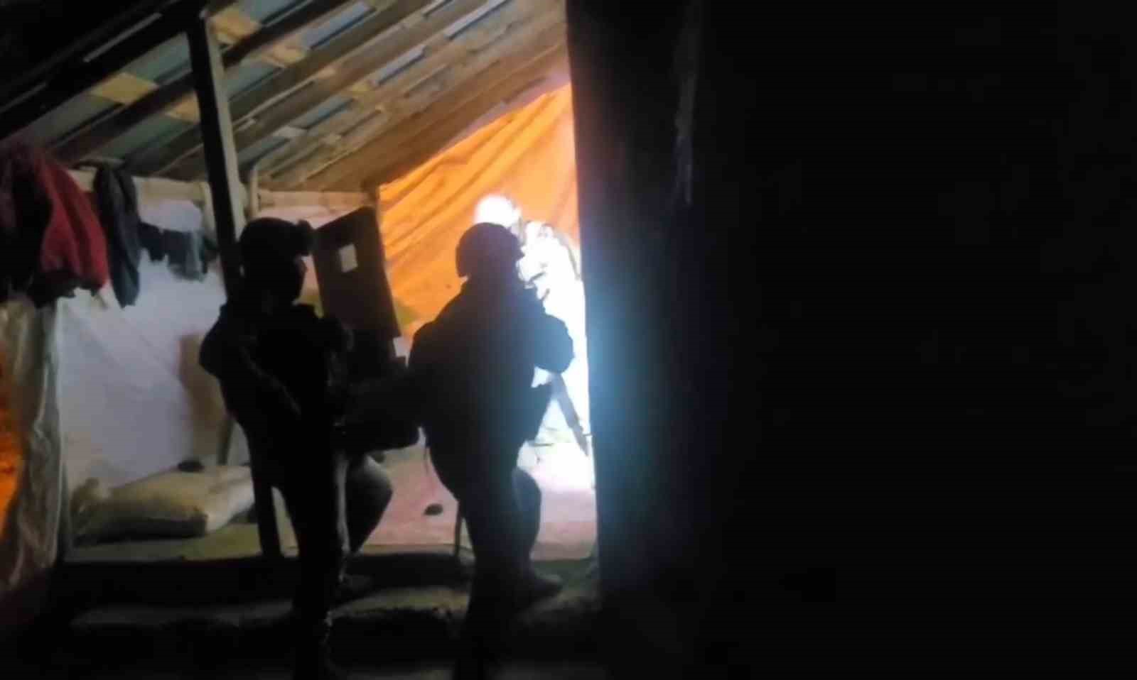 agrida yasa disi silah ticareti operasyonu 2 tutuklama 3 igqLJrDn