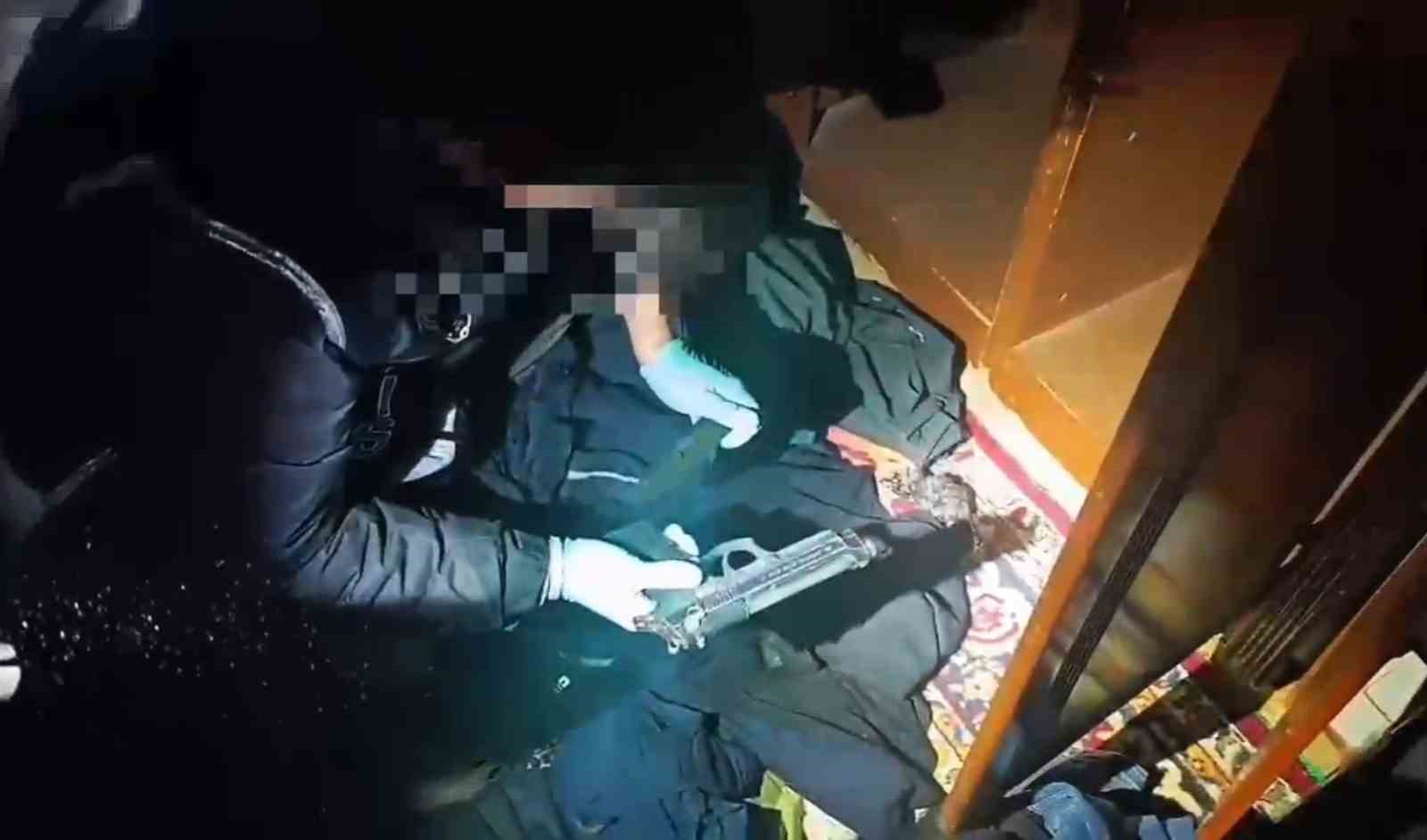 agrida yasa disi silah ticareti operasyonu 2 tutuklama 7 WQXtOUh8